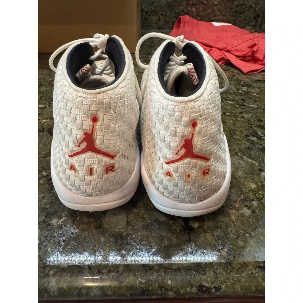 Jordan white beige